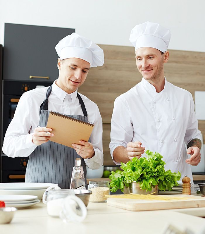 chef-giving-lecture-at-cooking-class-2021-09-24-02-51-56-utc-copy.jpg
